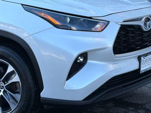 Used 2023 Toyota Highlander XLE image 6