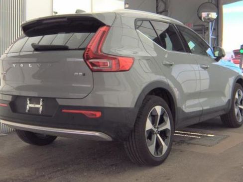 Used 2025 Volvo XC40 B5 Plus AWD/4WD image 3