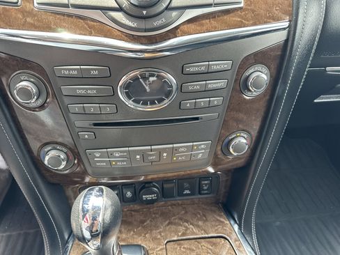 Used 2017 INFINITI QX80 4WD w/ Driver Assistance Package image 17