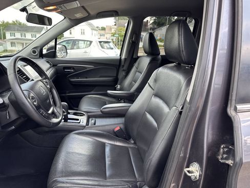 Used 2017 Honda Ridgeline RTL image 3