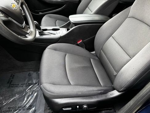 Used 2017 Chevrolet Malibu Hybrid image 5