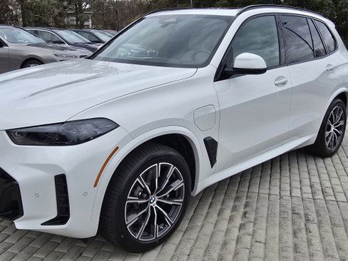 New 2026 BMW X5 xDrive50e w/ M Sport Package AWD/4WD image 9
