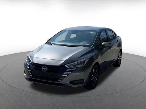 Used 2025 Nissan Versa SV FWD image 5