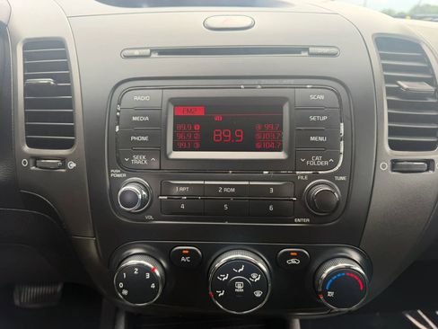 Used 2016 Kia Forte LX FWD image 16