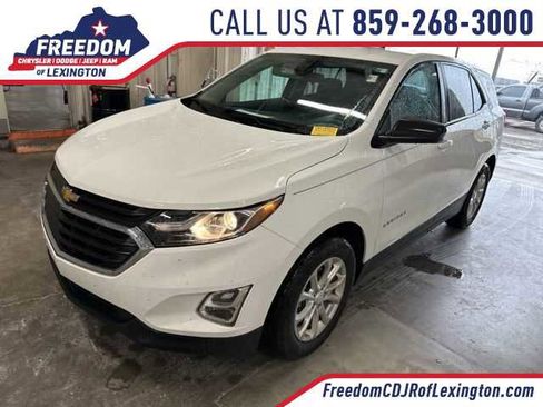 Used 2020 Chevrolet Equinox LS w/ LS Convenience Package FWD image 1