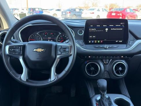Used 2025 Chevrolet Blazer LT image 25