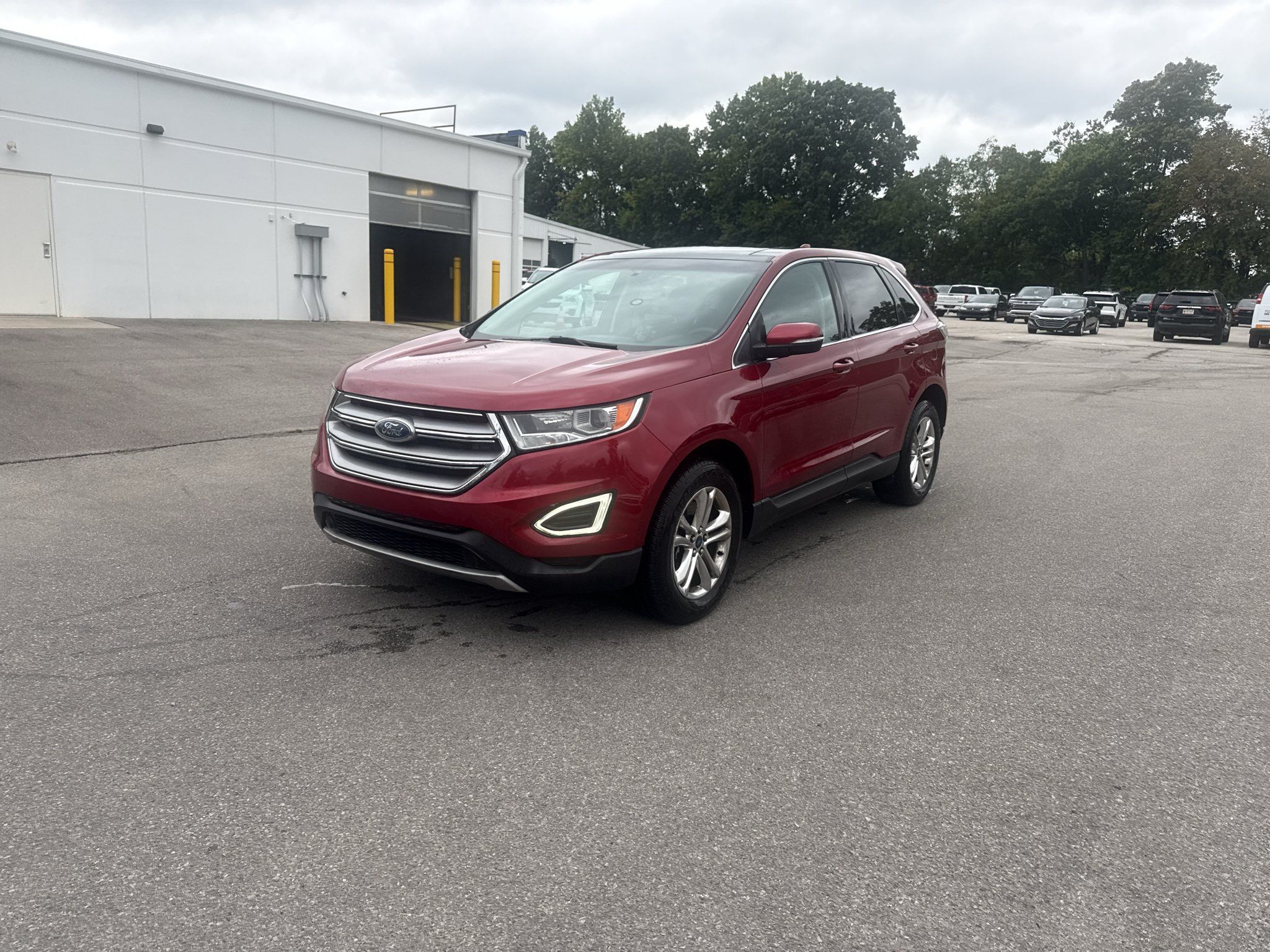 Used 2016 Ford Edge SEL w/ Canadian Touring Package AWD/4WD image 2