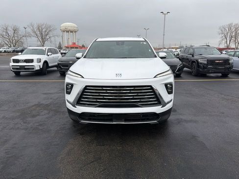 Used 2025 Buick Enclave Preferred image 6