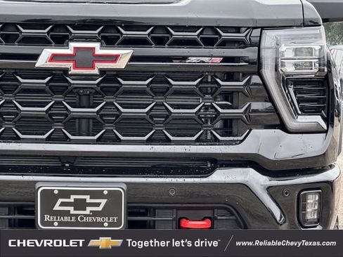 New 2026 Chevrolet Silverado 2500 ZR2 AWD/4WD image 9