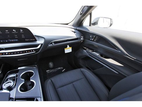 New 2026 Cadillac Lyriq Signature Luxury image 10