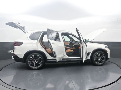 New 2026 BMW X5 xDrive40i w/ Climate Comfort Package AWD/4WD image 44