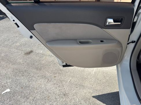 Used 2011 Ford Fusion SE FWD image 7