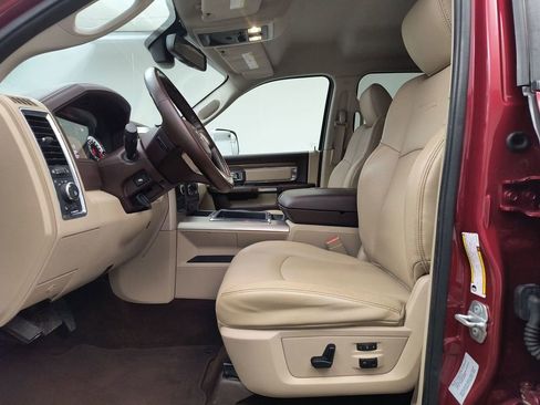 Used 2015 RAM 2500 Laramie w/ Convenience Group image 4