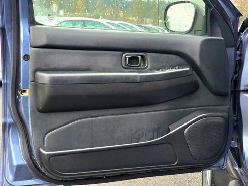 Used 2001 Nissan Pathfinder SE image 24