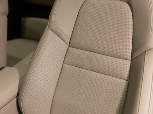 Used 2024 Porsche 911 Carrera image 34