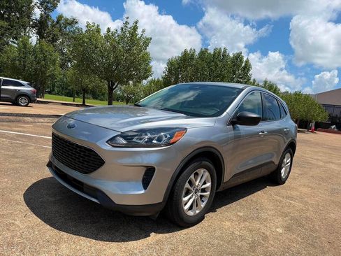 Used 2022 Ford Escape SE FWD image 2