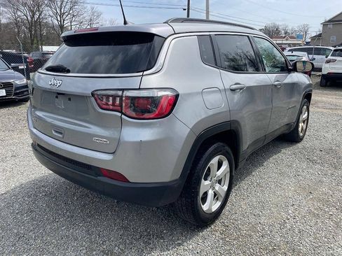 Used 2019 Jeep Compass Latitude w/ Popular Equipment Group AWD/4WD image 5