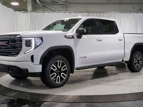 Used 2023 GMC Sierra 1500 AT4 w/ AT4 Preferred Package image 5