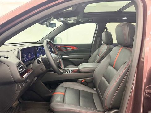 Used 2024 Chevrolet Traverse RS image 17