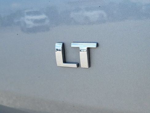 Used 2023 Chevrolet Traverse LT AWD/4WD image 6