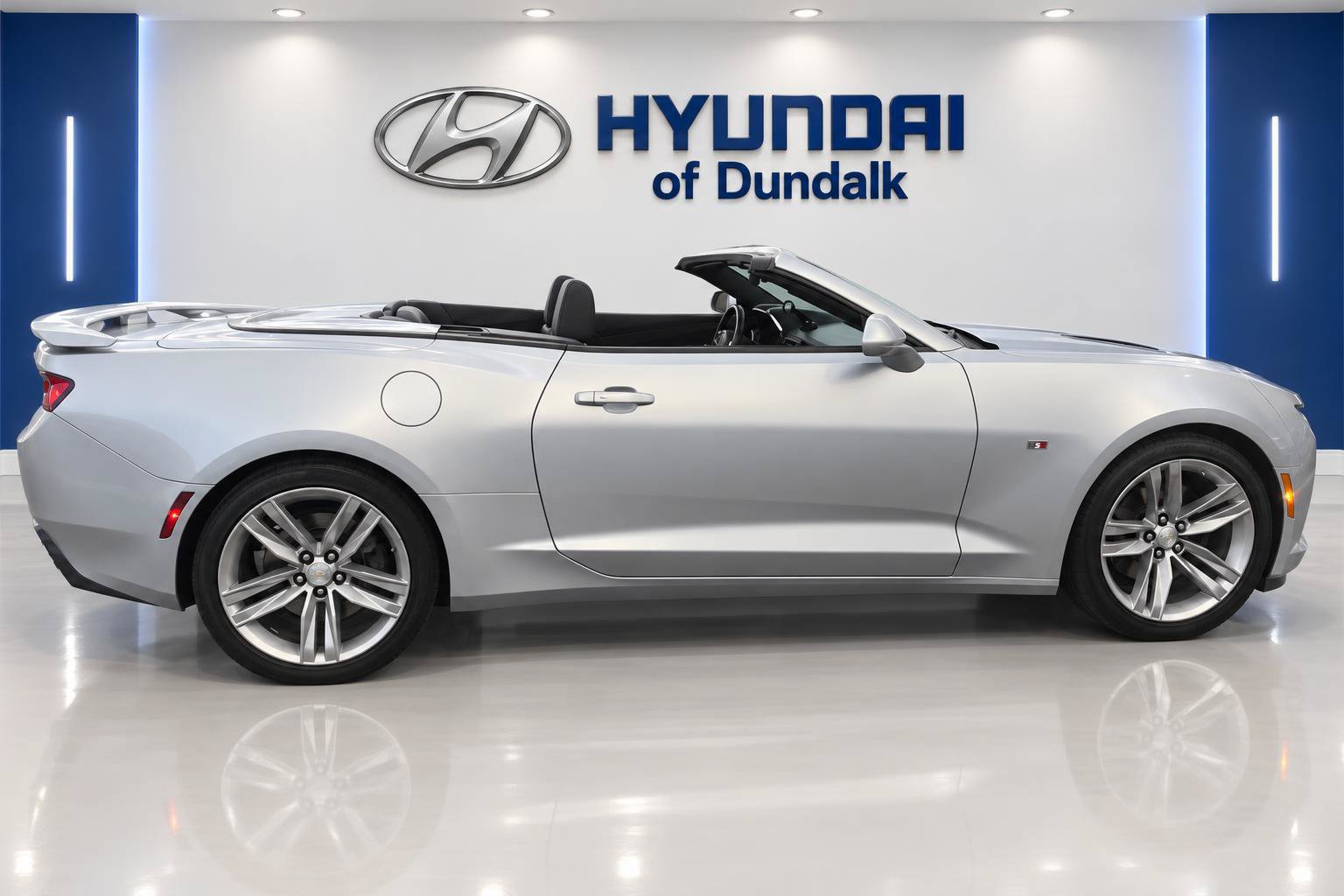 Used 2017 Chevrolet Camaro SS RWD image 4