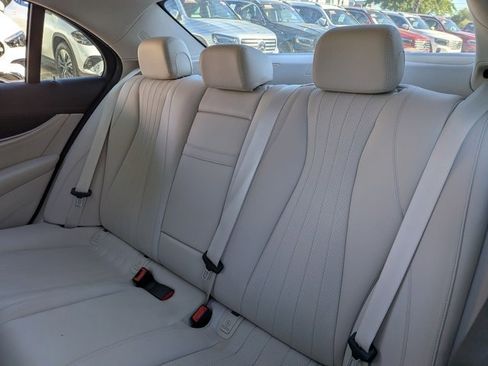 Certified 2017 Mercedes-Benz E 300 4MATIC image 16