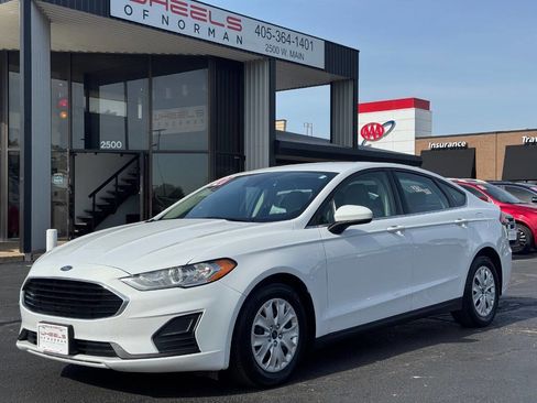 Used 2020 Ford Fusion S FWD image 1