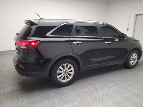Used 2019 Kia Sorento LX image 10