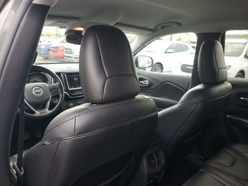 Used 2021 Jeep Cherokee Latitude Lux w/ Comfort/Convenience Group AWD/4WD image 11