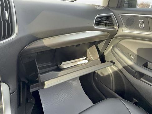 Certified 2022 Ford Edge SEL w/ Convenience Package image 18