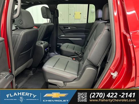 Used 2025 Chevrolet Traverse Z71 w/ Enhanced Driving Package AWD/4WD image 11