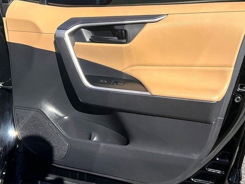 Used 2021 Toyota RAV4 LE image 26