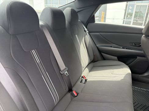 Used 2025 Hyundai Elantra Sport FWD image 8