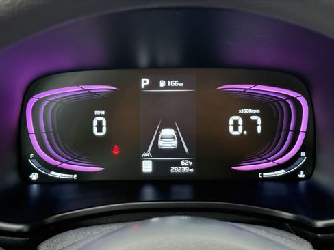 Used 2025 Kia Soul LX w/ LX Technology Package FWD image 40
