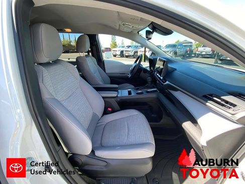 Certified 2026 Toyota Sienna LE FWD image 21