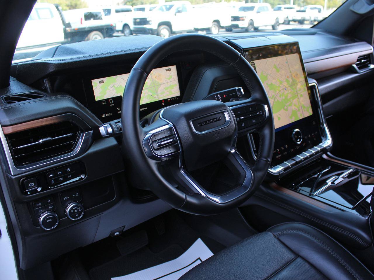 Used 2025 GMC Yukon Denali AWD/4WD image 21