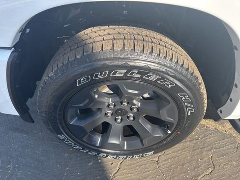 New 2026 RAM 1500 Big Horn AWD/4WD image 10