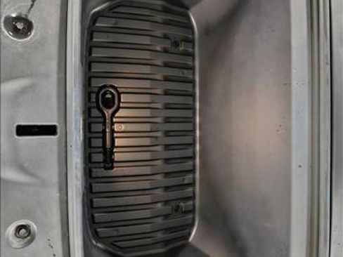 Used 2021 Tesla Model Y Long Range image 23