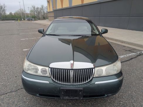 Used 1999 Lincoln Town Car Executive image 4