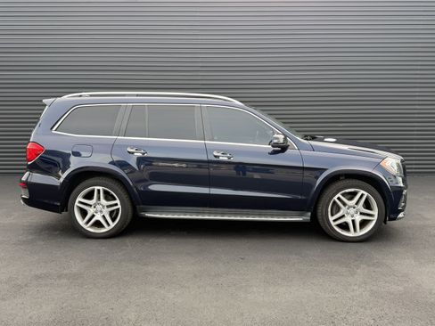 Used 2015 Mercedes-Benz GL 550 4MATIC image 7