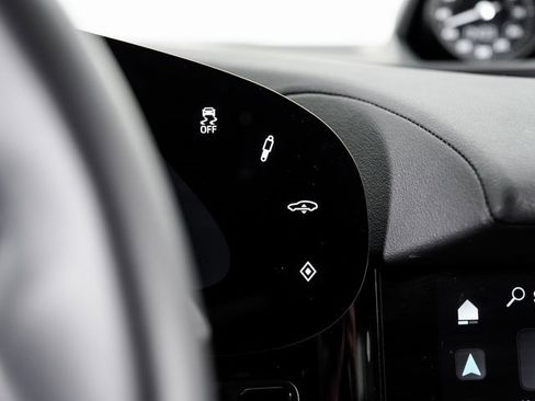 Used 2024 Porsche Taycan 4S image 12