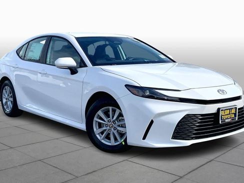 New 2026 Toyota Camry LE image 2