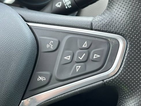 Used 2022 Chevrolet Equinox LS w/ LS Convenience Package AWD/4WD image 18
