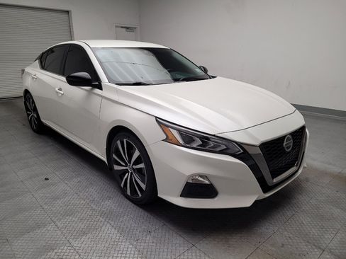 Used 2020 Nissan Altima 2.5 SR FWD image 13