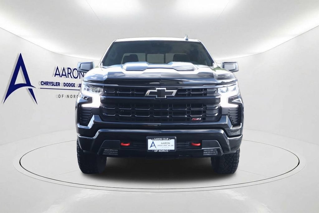 Used 2024 Chevrolet Silverado 1500 LT Trail Boss w/ Convenience Package II AWD/4WD image 2