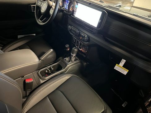 New 2026 Jeep Gladiator Sport image 14