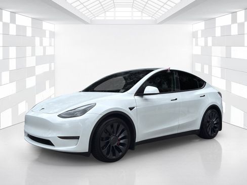 Used 2024 Tesla Model Y Performance AWD/4WD image 3