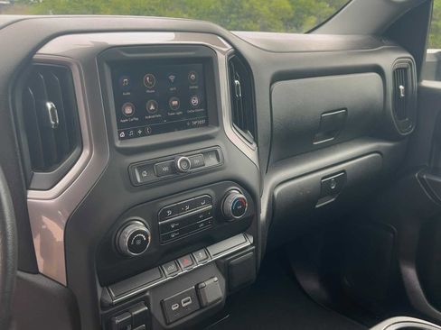 Used 2022 Chevrolet Silverado 2500 Custom w/ Custom Convenience Package AWD/4WD image 19
