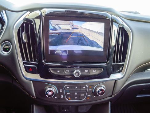 Used 2020 Chevrolet Traverse LT image 23