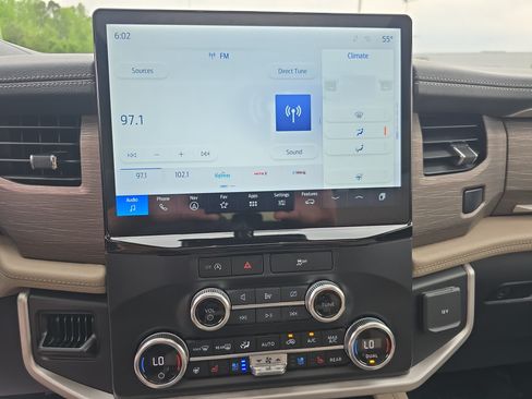 Used 2024 Ford Expedition Max Limited RWD image 18